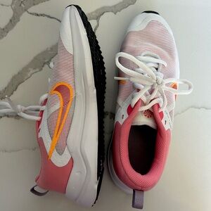Youth Size 5 Nike Downshifter Running Shoes